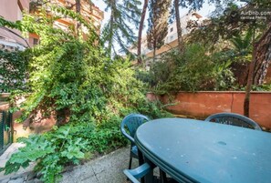Terrace/patio - Near Metro Cipro, Balduina Area, Wifi, A/c, Garden (Rome)