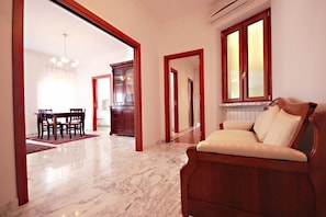 Apartment, Multiple Beds (Finely renovated, Jacuzzi, terrace - ) | In-room dining