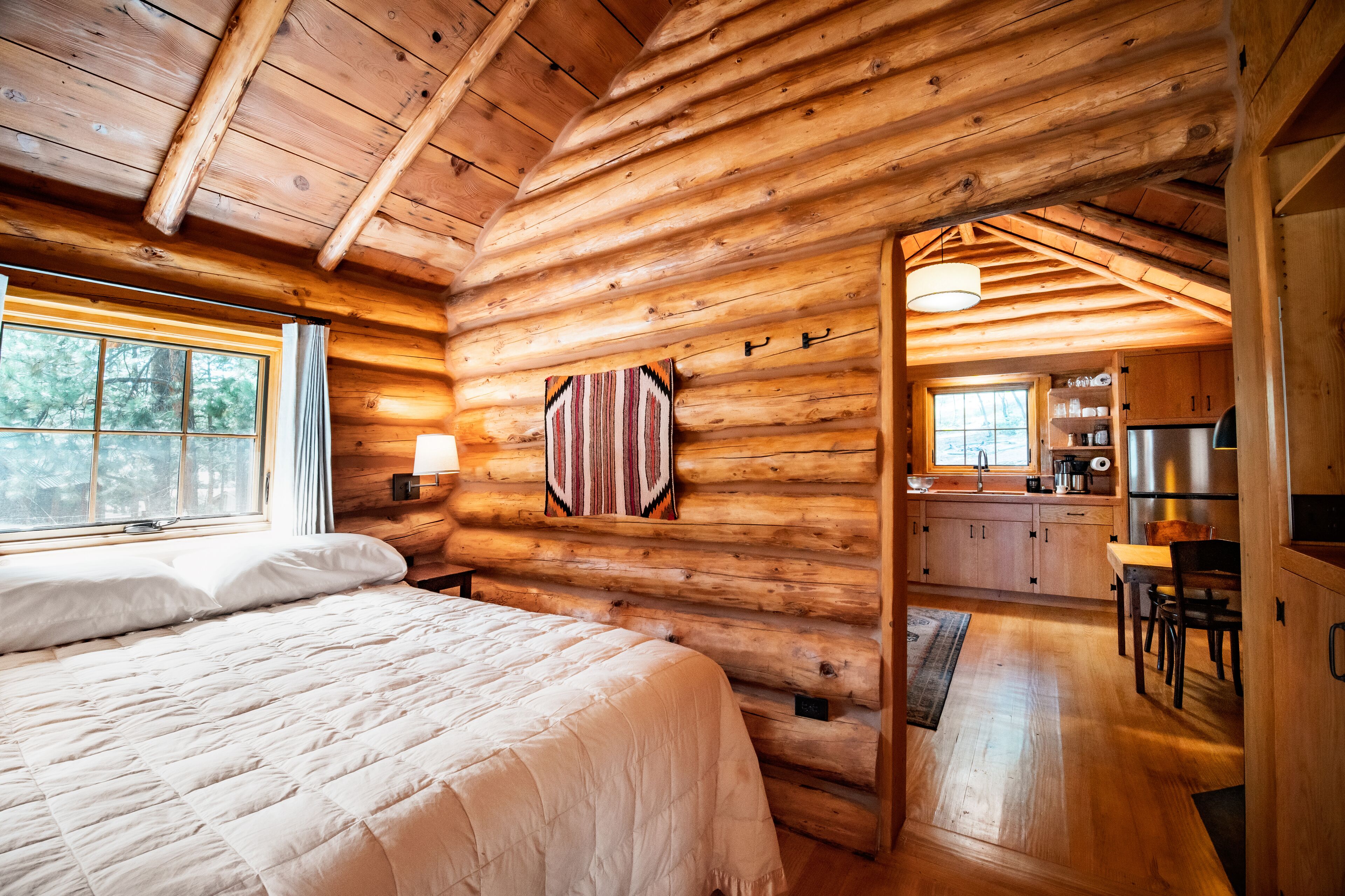 Jonah | Free WiFi, individually decorated, individually furnished, bed sheets