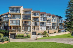 Exterior - Beachpark 10 - Flynns Beach Ocean Views (Port Macquarie)