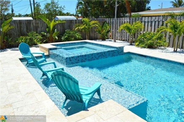 Ulkouima-allas, lämmitetty uima-allas