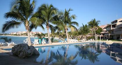 Puerto Aventuras, Chac Hal Al, quiet, luxury, marina, steps from private beach