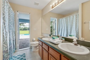 Villa, 4 Bedrooms, Private Pool | Bathroom | Combined shower/bathtub