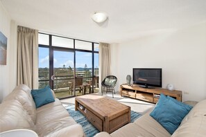 TV, DVD player - Tasman Towers 22 - Best View In Port Macquarie! (Port Macquarie)