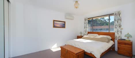 2 bedrooms, iron/ironing board