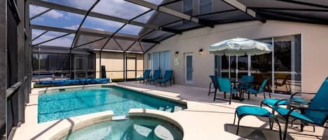 House, 5 Bedrooms, Private Pool | Private spa tub