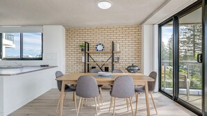 Dining - Tasman Towers 5, 3 Munster Street (Port Macquarie)