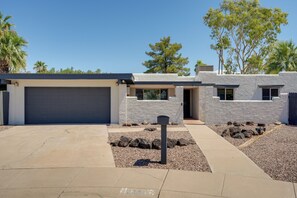 Exterior - Phoenix Home w/ Pool, Near Golf, Hiking & More! (Phoenix)