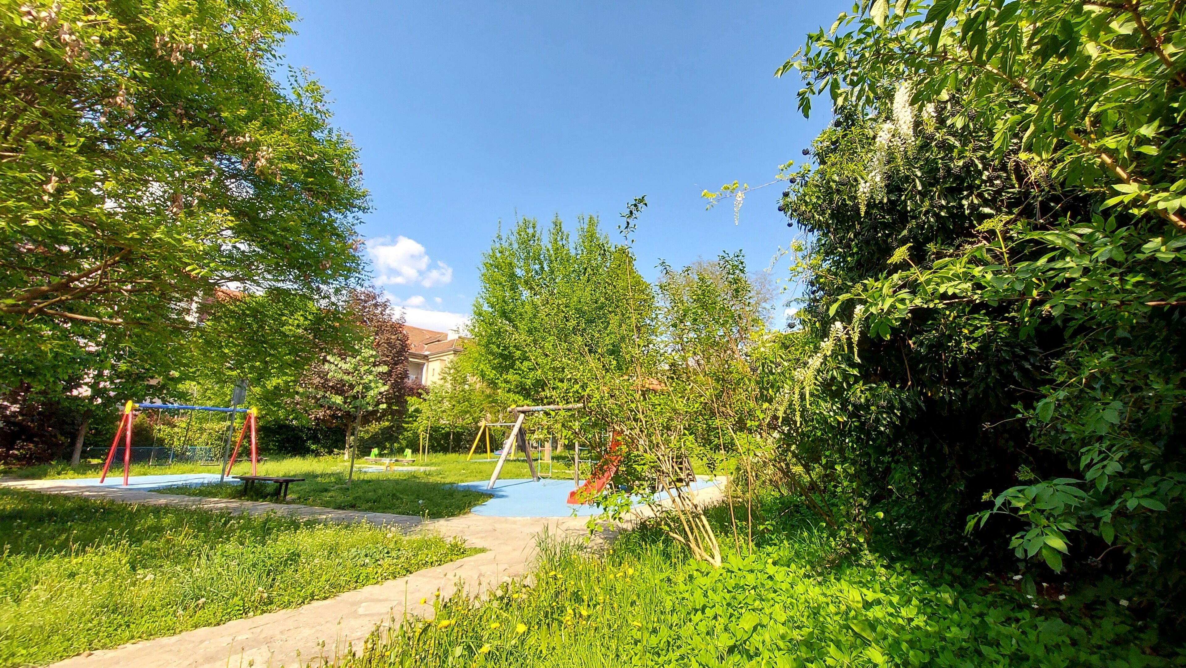 children’s play area – outdoor