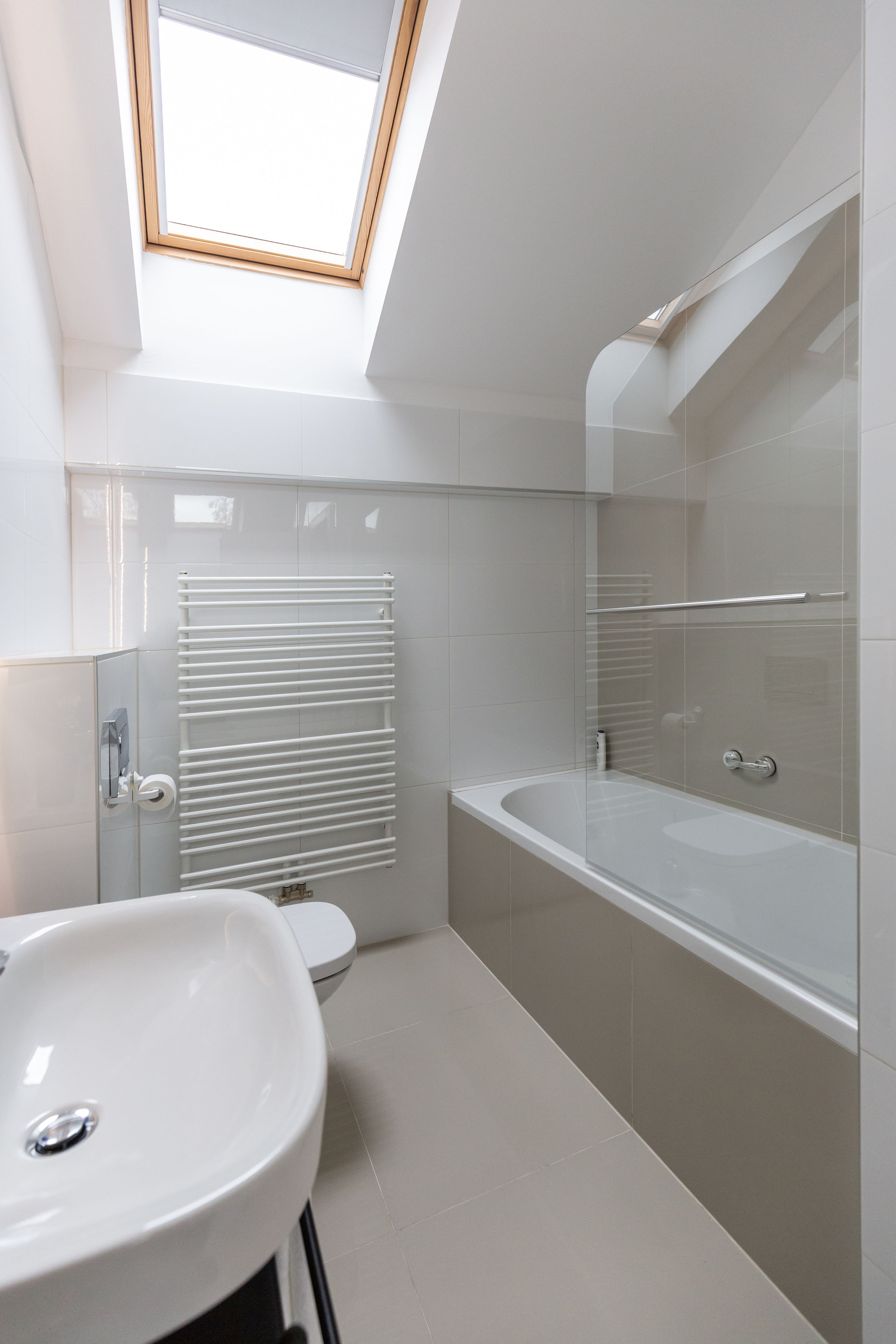 deep-soaking bathtub