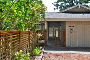House, Multiple Beds (263 - Barranco) | Property entrance - 263 - Barranco (Greenbank)