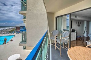 Property grounds - Oceanfront Condo w/ Pool in North Myrtle Beach (North Myrtle Beach)