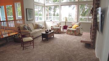 House, Multiple Beds (268 - Blueberry Hill Retreat) | Living area | TV, fireplace, DVD player
