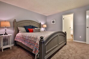 House, Multiple Beds (266 - Beachfront Condo - Mutiny Bay) | 2 bedrooms, WiFi - 266 - Beachfront Condo - Mutiny Bay (Freeland)