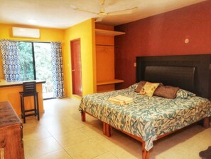 Deluxe Room, 1 King Bed, Ensuite, Tower