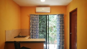 1 bedroom, WiFi (free), bed sheets - Casa Daniels (Valladolid)