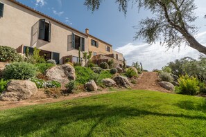 Garden - Hotel Villa Joséphine (L'Île-Rousse)