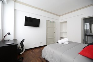 Apartment, 2 Bedrooms, Non Smoking | 2 bedrooms, individually decorated, individually furnished, desk