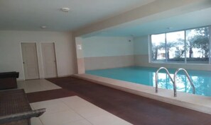 Indoor pool - Cozy apartment in beautiful location w/ pool (Lima)