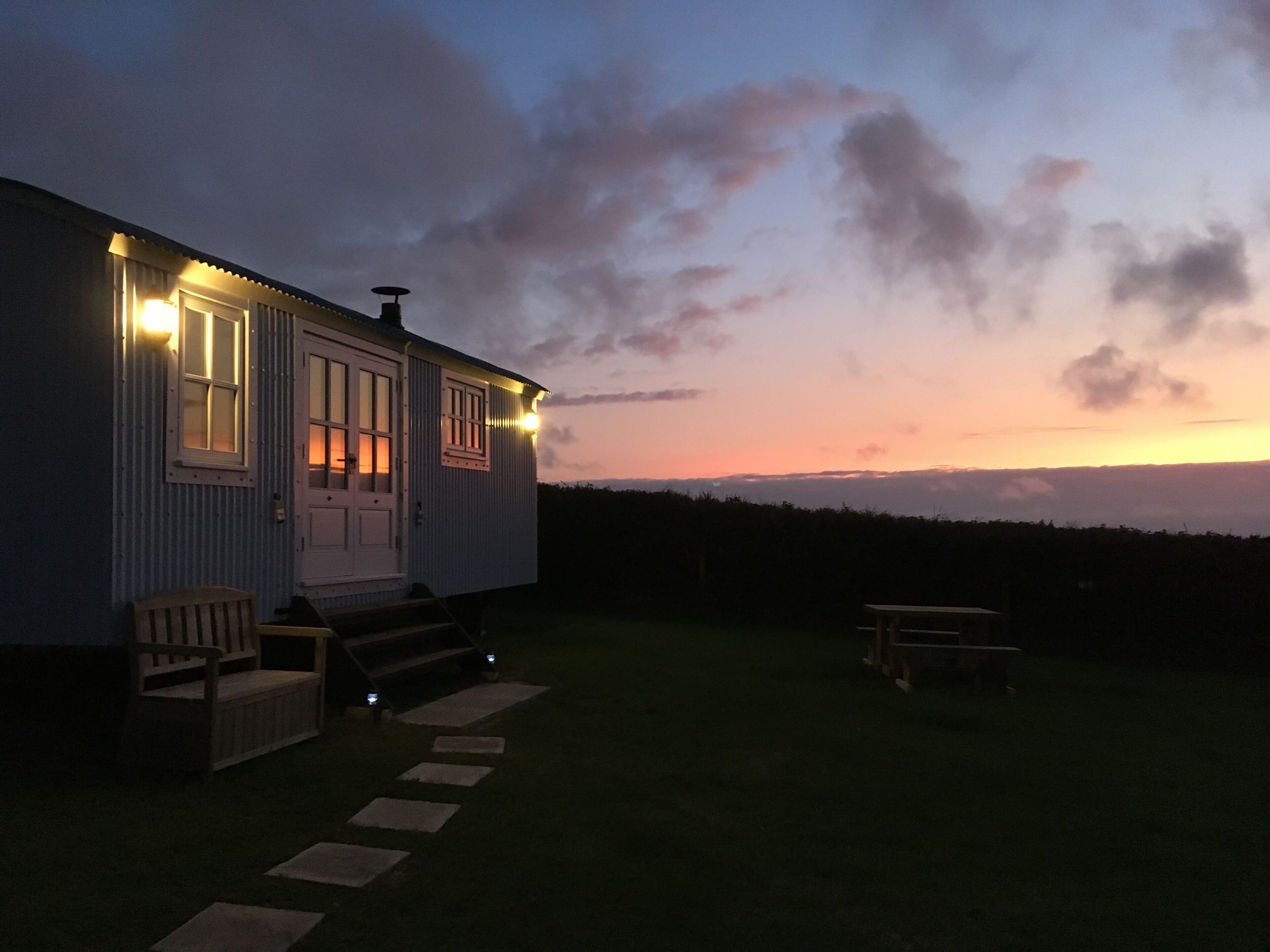 Cornakey Farm Luxury Shepherds Hut and Hot Tub