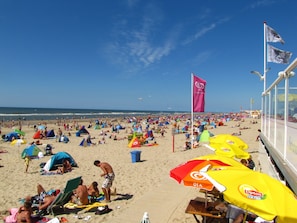 Una spiaggia nelle vicinanze