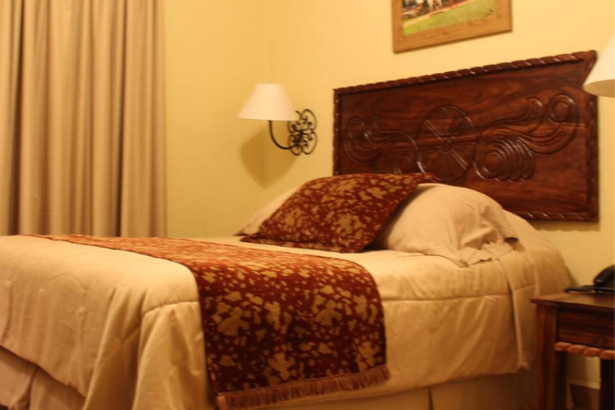 Traditional-Zimmer, 1 Queen-Bett, Gartenblick