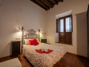 2 Schlafzimmer, Bügeleisen/Bügelbrett