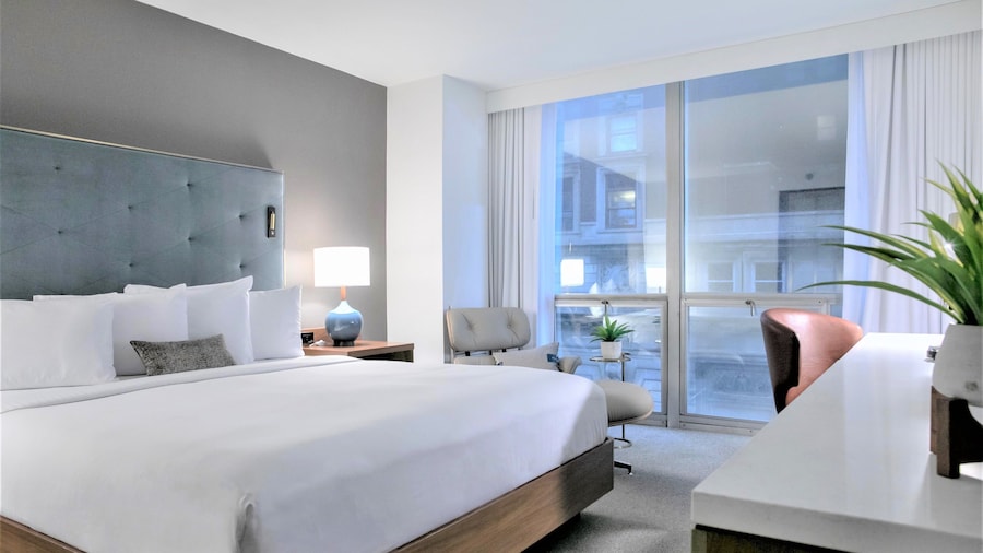 Le Méridien Essex Chicago