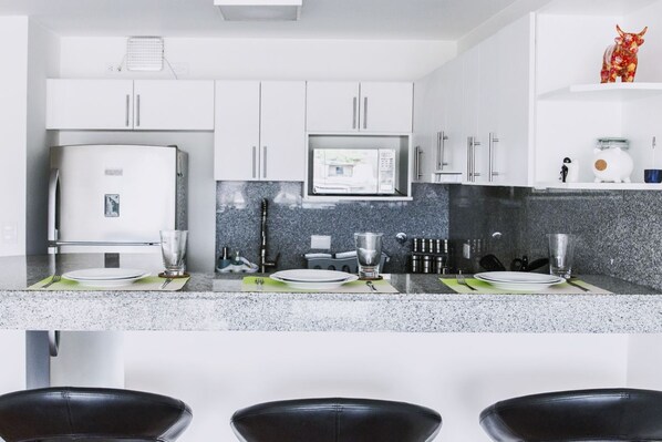 Leilighet, 1 dobbeltseng med sovesofa, ikke-røyk | Eget kjøkken | Kjøleskap, mikrobølgeovn, ovn og kokeplater