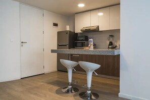 Căn hộ, 1 phòng ngủ | Bếp riêng | Tủ lạnh, lò vi sóng, lò nướng, bếp nấu 