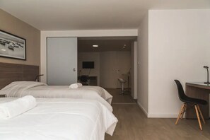 1 bedroom, desk, free WiFi, bed sheets - Enjoy Lima in a Renovated and Private Apt (#C) (Lima)