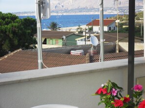 Property grounds - THE HOUSE BY THE SEA - ATTIC (Balestrate)