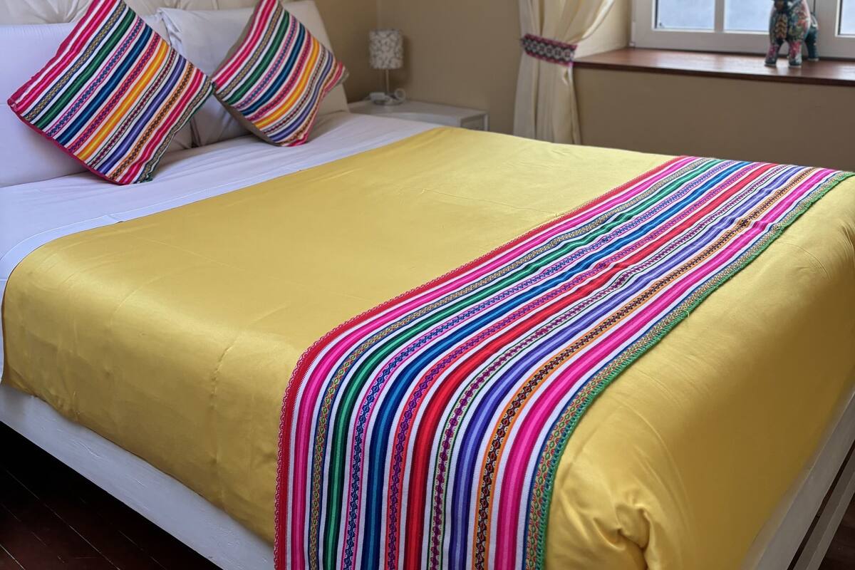 HABITACION MATRIMONIAL | Minibar, individually decorated, individually furnished, desk