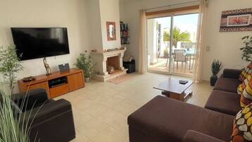 Smart TV, DVD player, books