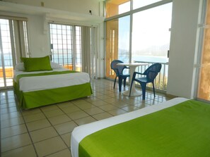 华丽客房, 多张床, 无烟房, 海洋景观 | 床单