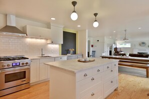 House, Multiple Beds, Bay View (265 - Bayview Together Farm) | Private kitchen
