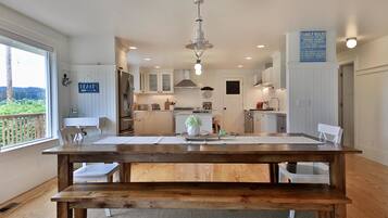 House, Multiple Beds, Bay View (265 - Bayview Together Farm) | Dining