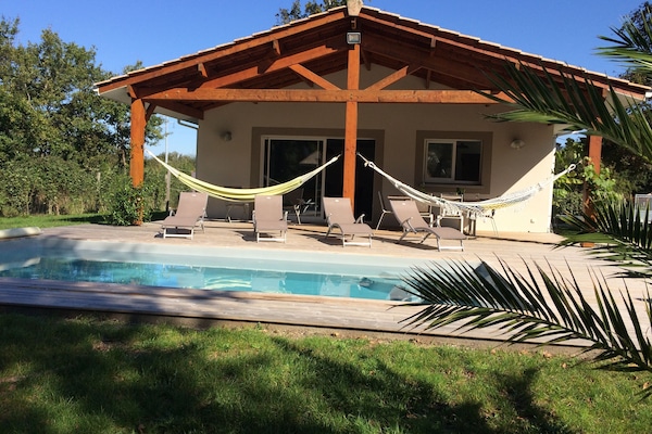 Holiday home with heated pool. The beach is located 3 km away.