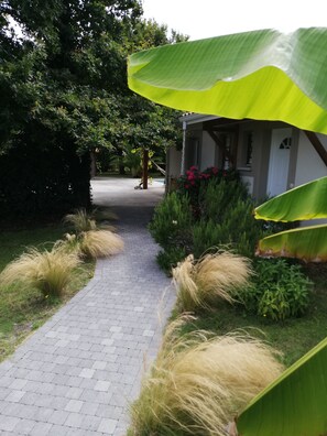 Exterior detail - Holiday home with heated swimming pool (Grayan-Et-L'hôpital)