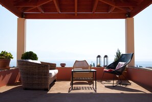 Terrace/patio - luxury villa,Mesinnia,penthouse sea view, family,reunions,swimming pool,leisure  (Messini)