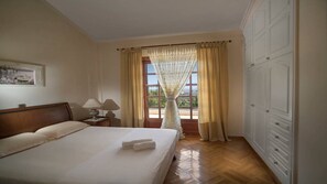 3 bedrooms, in-room safe, iron/ironing board, WiFi