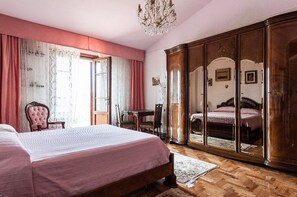 3 chambres, fer et planche à repasser, lit parapluie, Wi-Fi