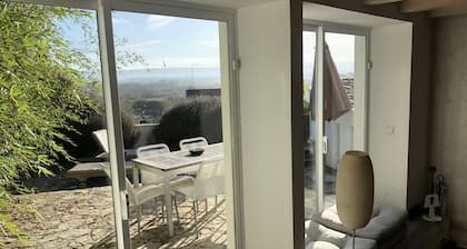 Charming house by the sea! Right on the bay of Sao Martinho do Porto!