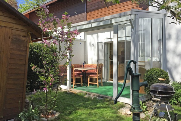 Terrasse, Garten mit Griller  (Holzkohle & el. Griller)