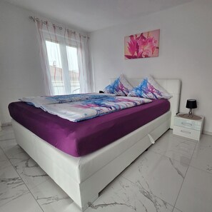 4 bedrooms, iron/ironing board, free WiFi, bed sheets