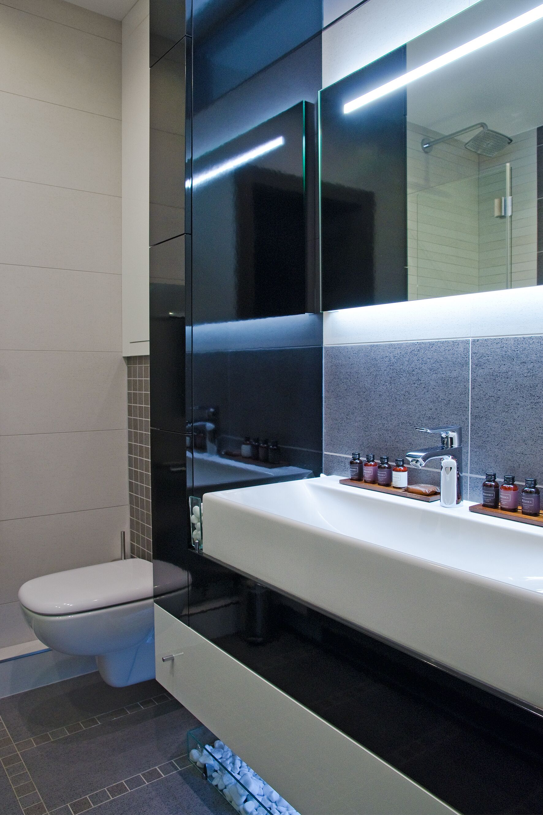 Bathtub, hair dryer, towels, soap