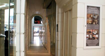 Ylellinen, tasokas ja uskomattoman kaunis hissillä saarella Lindaun 1A sijainti