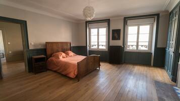 2 quartos, Wi-Fi de cortesia, roupa de cama