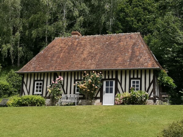 Exterior - Saint Julien de Mailloc - The Manor cottage - Lisieux region - Pays d auge -  (VALORBIQUET)