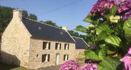 GRANJA RENOVADA BRETON POINTE DU RAZ a 300m de mar PROMO: -10% 2a semana